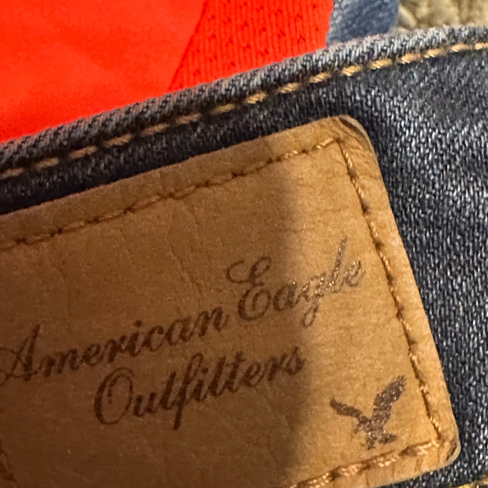 American Eagle Dark Wash Women’s Jeans - super stretch slim boot w/RawHem - Picture 8 of 9